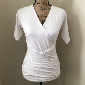 Express v-neck short-sleeve fitted waist blouse 🤍